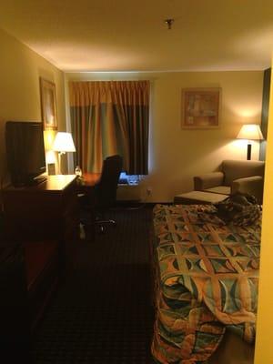 Clean room (king bed, non-smoking)