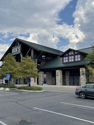 DICK'S Sporting Goods
