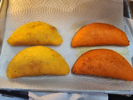 Empanadas de pollo de carne y cerdo