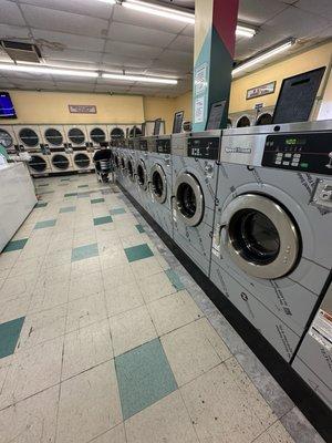 New Speed Queens really clean People here are super friendly There is extra parking in the back