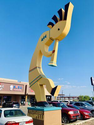 Statue out front - World's Largest Kokopelli