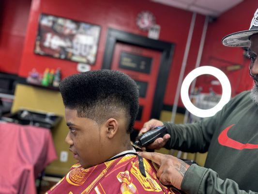 A Cut Above The Rest Unisex Salon