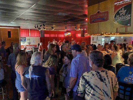 Sunday Jam! Standing Room only. A lot of musicians just come out to see old friends and make new ones!