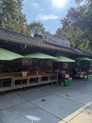 Chestnut Hill Flower & Garden