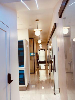 This was surprise to me when I step inside facility, very clean+well setup modern equipments and treatment room.