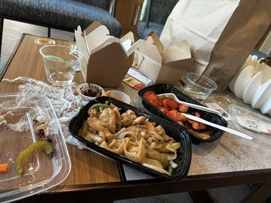 J Wong's Thai & Chinese Bistro