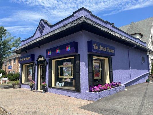 Parking in front and in rear of building