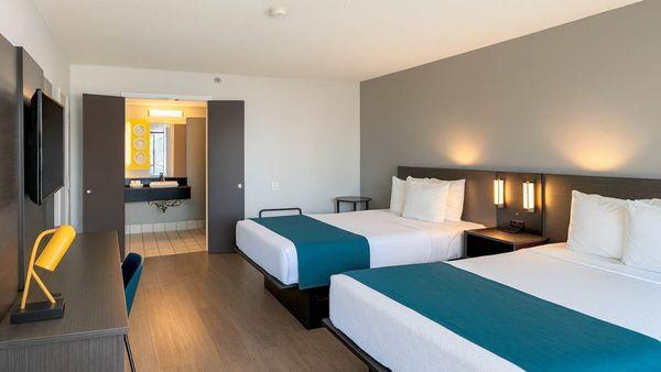 Motel Anaheim CA Maingate queen beds