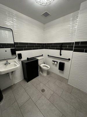 Very large, clean bathroom