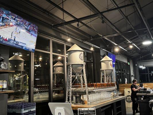 Farmers Brewing Restaurant and Taproom