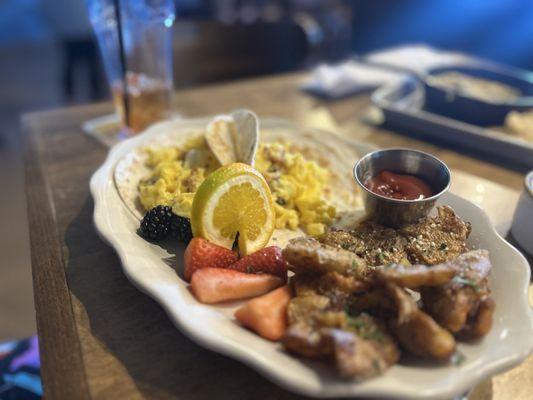Fluffy egg & bacon breakfast tacos