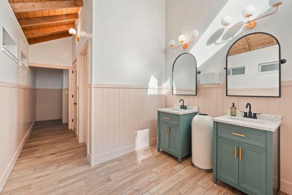 Beautifully renovated bathrooms - 6 toilets & 4 showers. Perfect for large group accommodations & retreat guests up to 50 overnight people