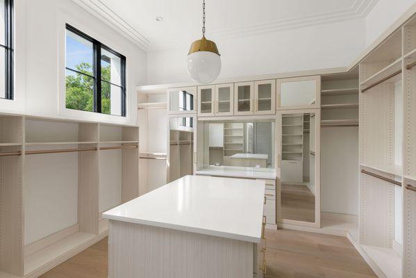 Masterpiece Closets and Storage Solutions