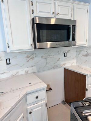 Beautiful Countertop and Backsplash