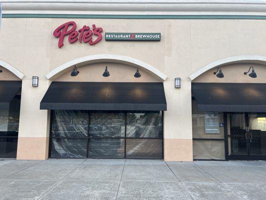 Pete’s Restaurant & Brewhouse