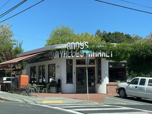 Andy's Sun Valley Market