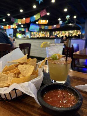 Regular size spicy pina'rita, chips, and medium salsa