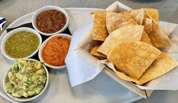 Chips, salsas, guac.