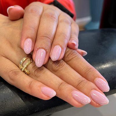 Beautiful spring-inspired lavender gel manicure.