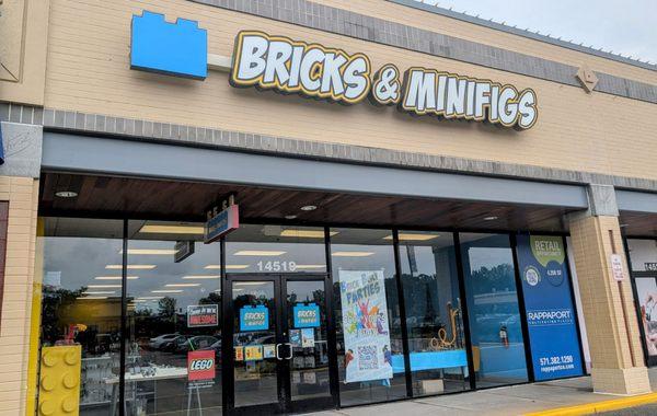 storefront // Bricks & Minifigs * Woodbridge, VA