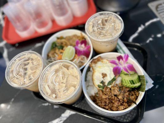 First time trying Zabpinto. So delicious & service was so friendly! We got Pad Kee Mao w/chicken & Crispy Basil Pork & Thai Ice Coffee.