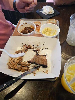 Pour House at District