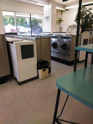 B & B Laundromat