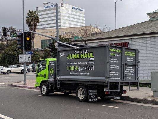 One Call Junk Haul San Fernando Valley