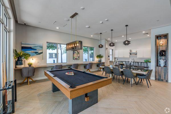 Pura Vida Hialeah Apartments