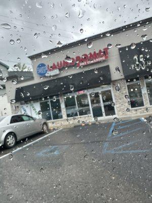 Fluff and Fold Laundry