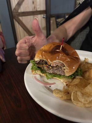 My friend had their hamburger and said it was delicious. With Eggars meat, how can it be wrong?