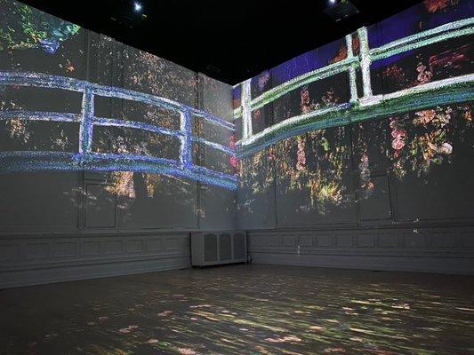 Immersive Van Gogh Exhibit Chicago