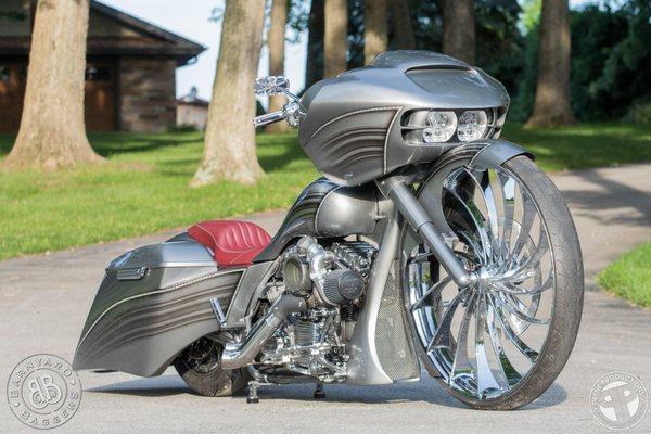 One off custom road glide with 34 inch front wheel. There is less than 10 of these wheels on the road in the world.