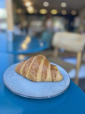 IG: @foodsnoblegacy Plain Croissant