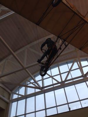 ...he's making a run for it...