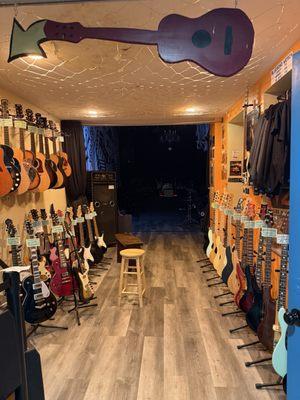 There's a studio/stage in back.