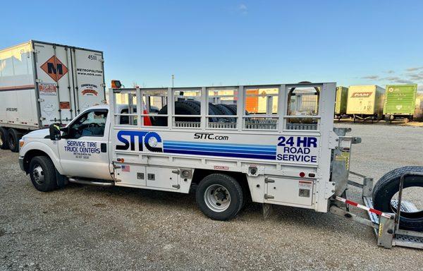Service Tire Truck Center