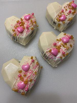 Edible Creations By Devone