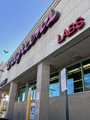 Outside the Walgreens that the Labcorp is located inside of