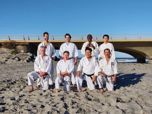 A few San Diego dojo folks came out for an early morning New Year's practice 2022