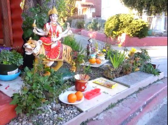 These pics are from January 15th, 2014. I lived a block away over on East 18th so I visited it regularly for peaceful meditation.