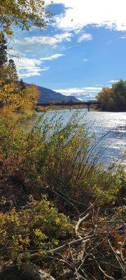 Similkameen river at River Oaks RV Park