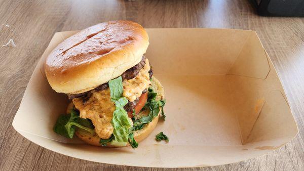 Cheeseburger with no fries... menu said it came with fries or chips but server told us that was an upcharge.