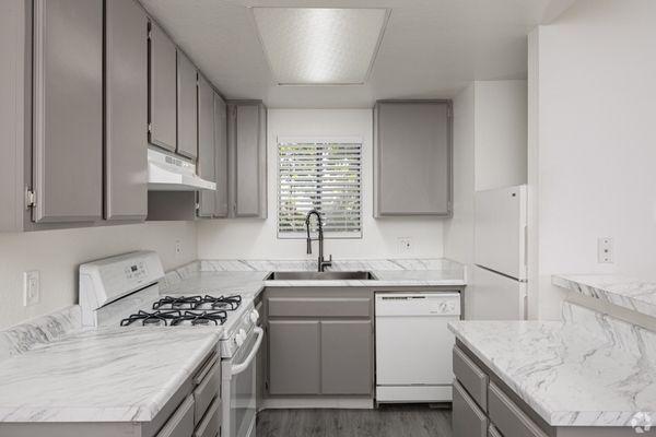 1 Bed / 1 Bath Kitchen