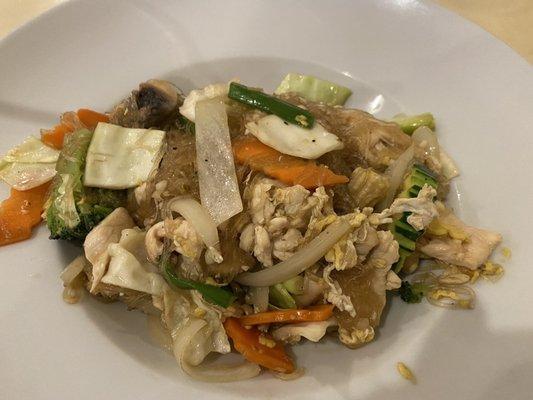 Pad woon sen with chicken
