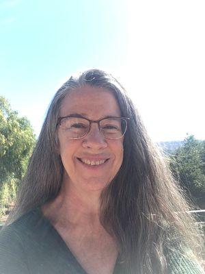 Eloise Albrecht , L Ac