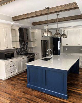 Gorgeous Kitchen with Bianco Gioia Quartz.