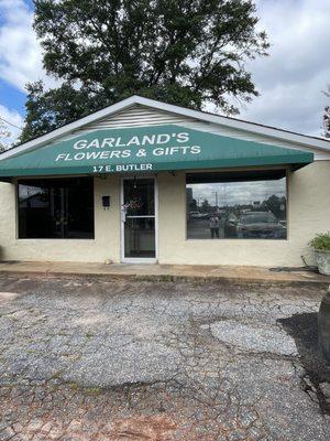 Garland's Flowers & Gifts