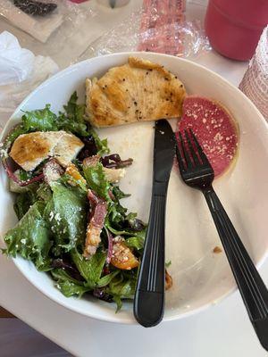 This is a "full" salad. Nothing ate. ($21+)