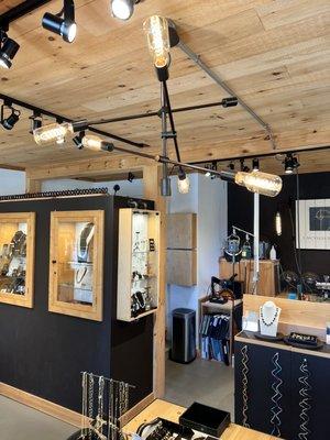 Beautiful aesthetic to the jewelry store.